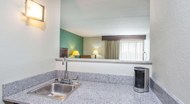 Best Western Acadiana, Забронировать Отель Лафайетт Acadiana, рядом с Heymann Memorial Park