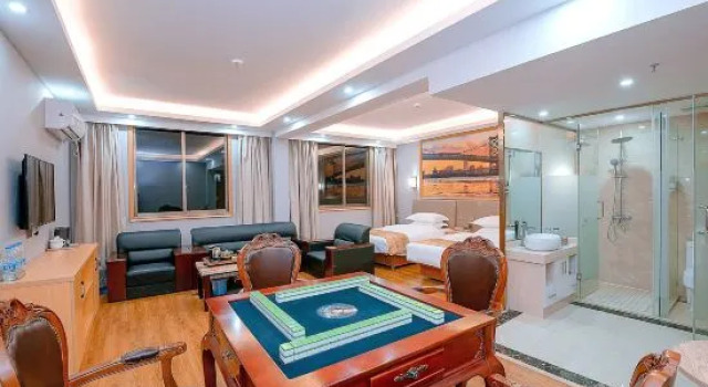 Люкс Luxury City Yinhao Hotel (Nanning 24 Middle School Beihu Subway Station)