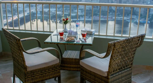 Люкс Royal с балконом Horizon Nile Plaza