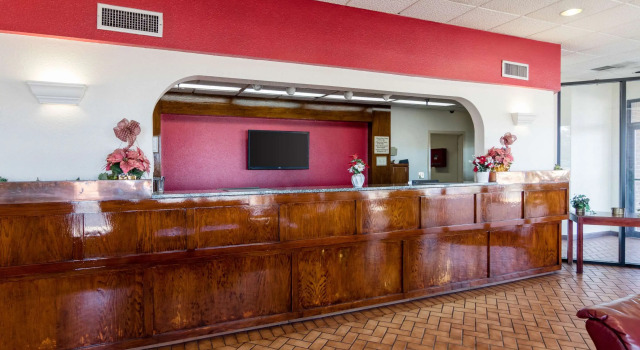 Econo Lodge Inn & Suites Conference Center, Rezerwuj Hotel Dublin Georgia