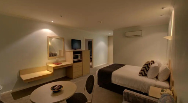 Семейный номер Executive с 2 комнатами Charles Rasp Motor Inn & Cottages