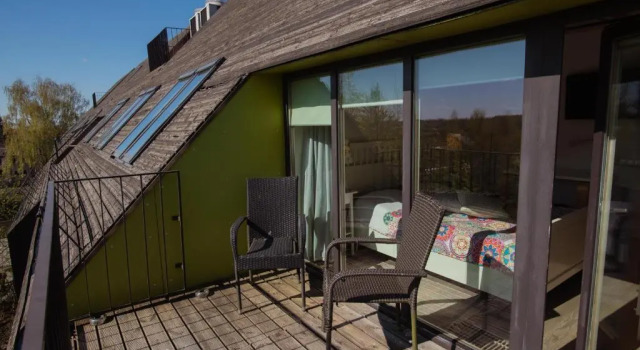 Standard Dreier Zimmer mit Balkon Lijo