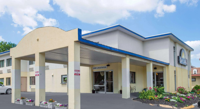 Days Inn by Wyndham Auburn/Finger Lakes Region, Забронировать Отель Оберн Finger Lakes, рядом с Thompson Memorial AME Zion Church