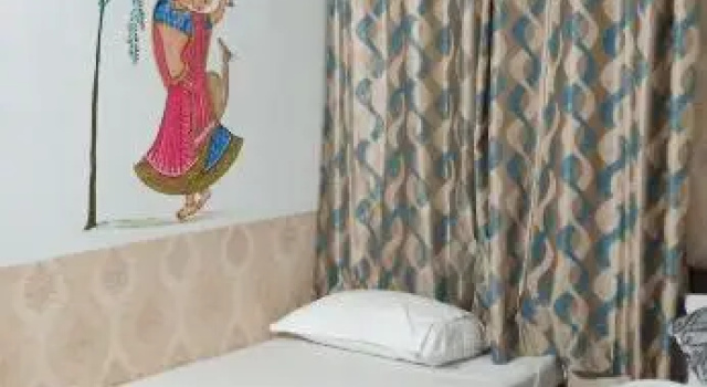 Трёхместный номер Economy The Royal Lake View Villa