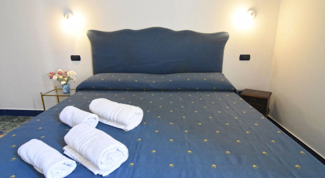 Nanà Bed and Breakfast, Забронировать Отель Отели Неаполя с завтраком, рядом с Кафедральный собор Неаполя, Завтраки