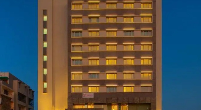 Номер Standard Royal Orchid Central Vadodara