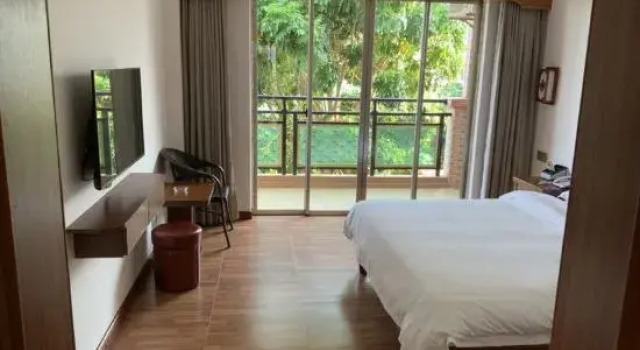Xingxing Huaqiao Hotel, Book Hotel Hotels in Wanning with Parking, Parking