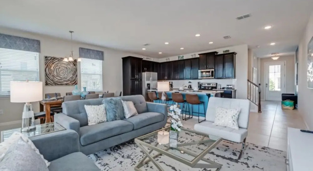 Luxury 4 Bedroom Townhome on Solara Resort, Orlando Townhome 2529, Book Feriehus Hoteller i Four Corners med pool, Swimmingpool