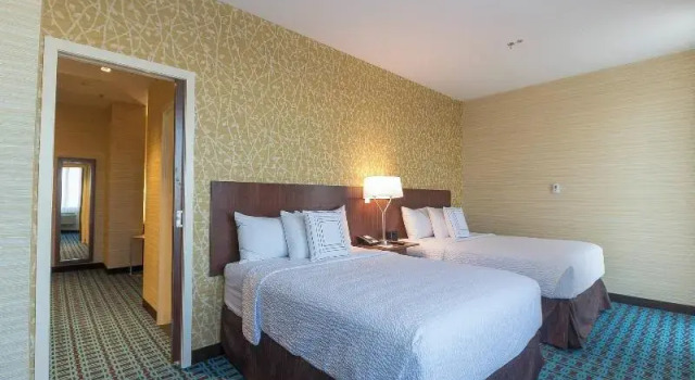 Четырёхместный люкс Fairfield by Marriott Regina