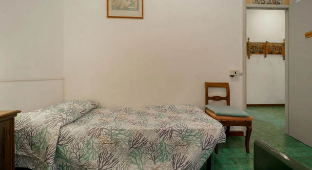 Rustic Villetta Le Grotte sleeps 8 comfortably with a view of the bay of Portoferraio-VILLETTA LE GROTTE