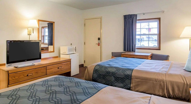 Econo Lodge Saint Albans, Book Mini-hotel St. Albans Lake Champlain