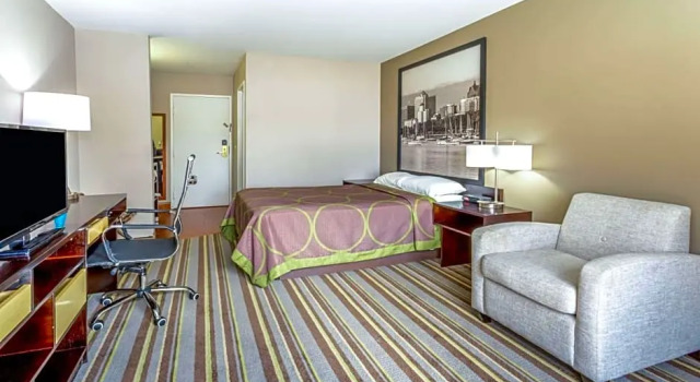 Doppel Suite Super 8 by Wyndham Delavan Near Lake Geneva