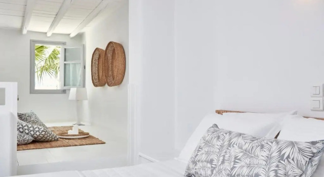 Номер Standard с видом на сад Mr and Mrs White Paros Suites & More