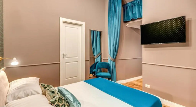 Трёхместный номер Deluxe Tree Charme Parliament Boutique Hotel