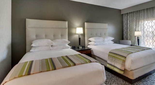 Четырёхместный номер Deluxe Drury Inn & Suites Columbus Polaris