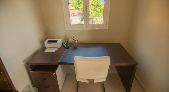 Lovely 3-bedroom Rental Unit With Alluring Views