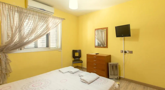 Yiolanda - 2BR - City Center, Забронировать Апартаменты/квартира Отели Ларнаки с парковкой, рядом с Муниципальная библиотека, Парковка