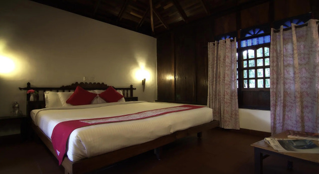 Коттедж Hotel Ambadi