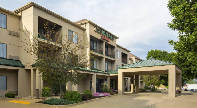 Courtyard by Marriott Champaign, Забронировать Отель Отели Иллинойс 3 звезды, 3*
