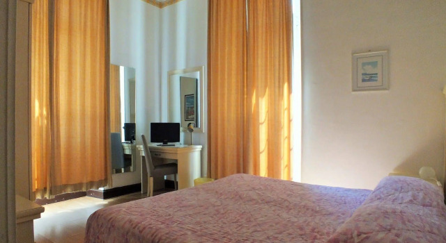 Hotel Milano, Забронировать Отель Отели Сан-Ремо 3 звезды, рядом с Villa Nobel, 3*