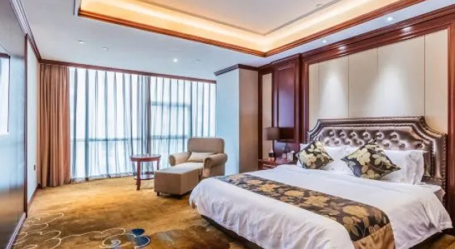 Люкс Deluxe Iv International Hotel