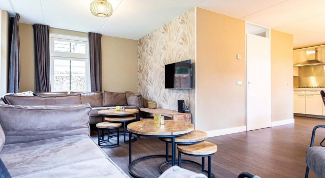 Luxurious villa with dishwasher, in the nature of De Veluwe, Rezerwuj Willa Domki letniskowe w Ede, Domek