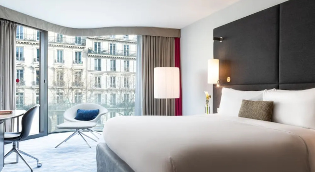 Двухместный номер Prestige с видом на город Renaissance Paris Arc de Triomphe Hotel