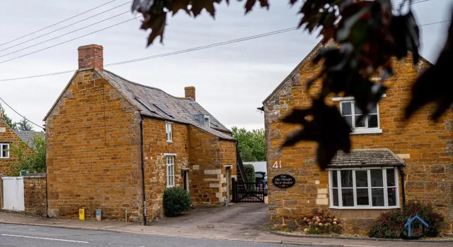 The Old Plough, Varaa Hotelli Caldecott 