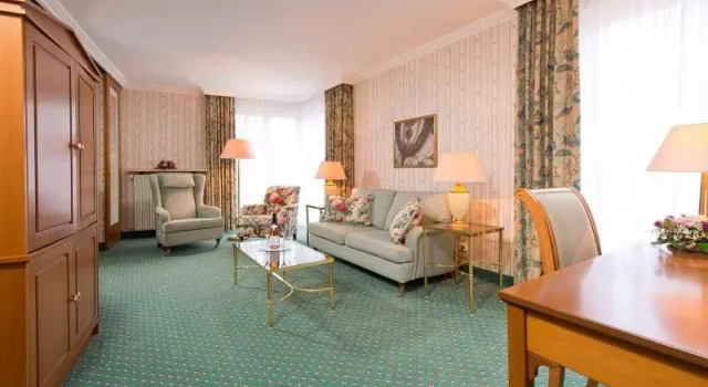 Полулюкс Standard Hotel am Schlosspark