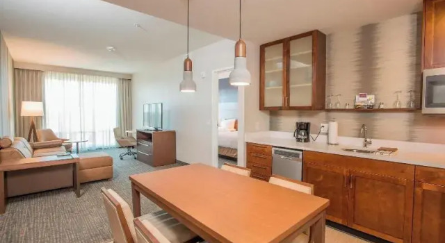 Четырёхместный люкс c 1 комнатой Residence Inn by Marriott Cincinnati Midtown/Rookwood