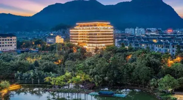 Shanhao Garden Hotel, Rezerwuj Hotel Hotele w Pu'er z basenem, Basen