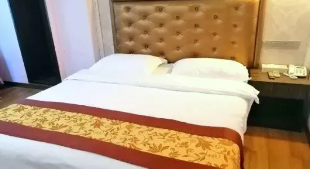 Xinfuhua Hotel, Rezerwuj Hotel Hotele w Shenzhen z parkingiem, Parking