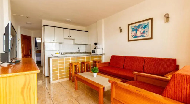 Seaview Friendly Holiday Home 2, Забронировать Отель Отели Плайя дель Инглес с бассейном, рядом с Экуменический храм Эль-Сальвадор, Бассейн