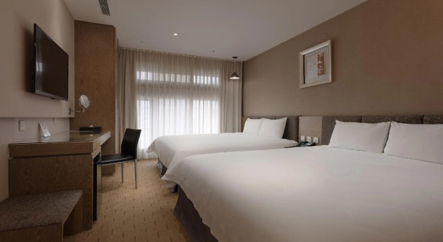 Четырёхместный номер Standard Fine Hotel