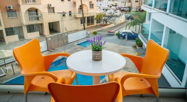 Трёхместный номер Superior с балконом A Maos Hotel Apartments
