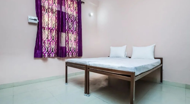 OYO 27881 Living Sector 135