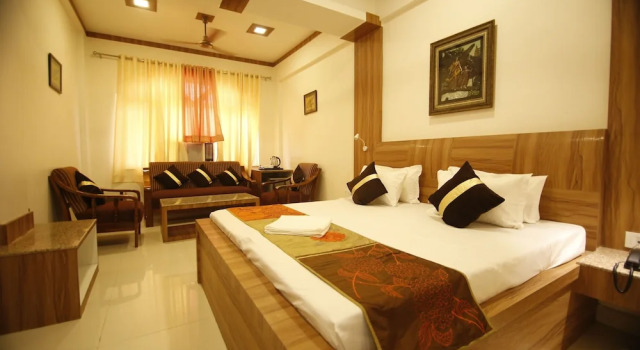 Двухместный номер Luxury с видом на город Hotel Sheetal Regency,Near Janambhumi