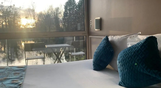 Семейный номер Standard Hôtel Lile Du Saussay