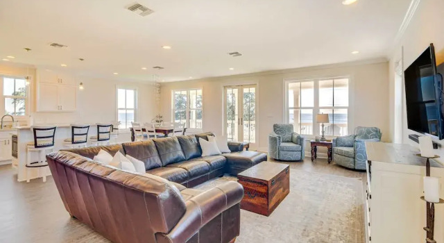 Walk to Beach: Oceanfront Home w/ Outdoor Kitchen, Buchen Sie Ferienhaus Cottages in Mississippi, Cottage