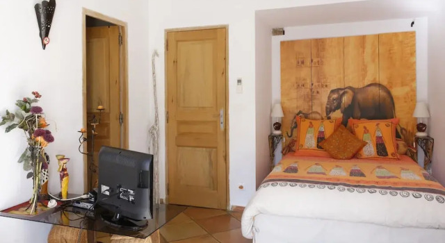 Villa Parfum de Roses, Забронировать Отель Отели в центре Коголен, в центре