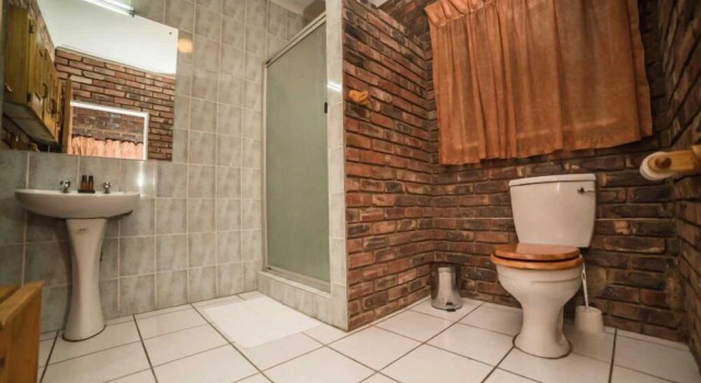 Люкс Executive Acacia Guesthouse Klerksdorp