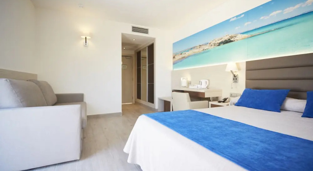 Номер Superior с балконом и с видом на море Invisa Hotel Club Cala Verde