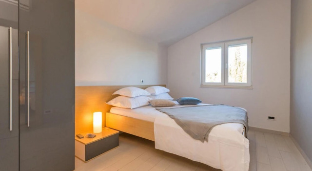 Beautiful Home in Veli Iz With 5 Bedrooms, Wifi and Outdoor Swimming Pool, Забронировать Дом для отпуска Остров Углян Ugljan Island