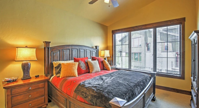 Апартаменты Lavish Fraser Townhome With Deck & Mountain Views!