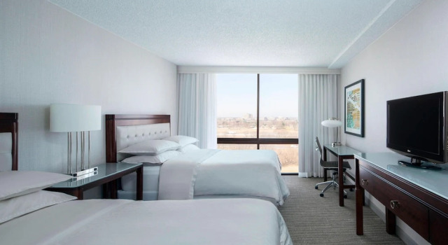 Четырёхместный клубный номер Standard Sheraton West Des Moines