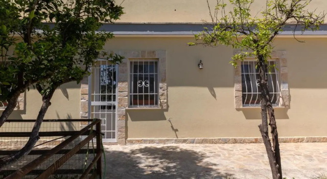Villa Adele B&B, Buchen Sie Bed & Breakfast Hotels in Brindisi mit Pool, Schwimmbad