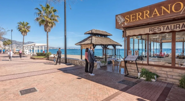 Dona Sofia - Fuengirola Promenade Apartment With Stunning Sea Views, Wifi