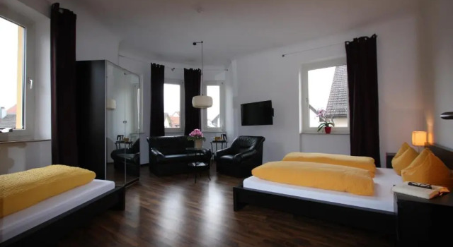 Трёхместный номер Economy Stadthotel Kleiner Berg