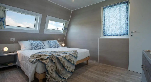 Marina Houseboat 2 pax