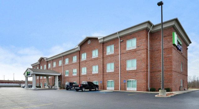 Holiday Inn Express Campbellsville, Boek Hotel Hotels in Kentucky met parkeren, Parkeren